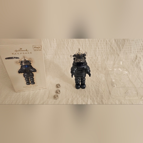 Hallmark Keepsake Forbidden Planet Ornament - Picture 3 of 9